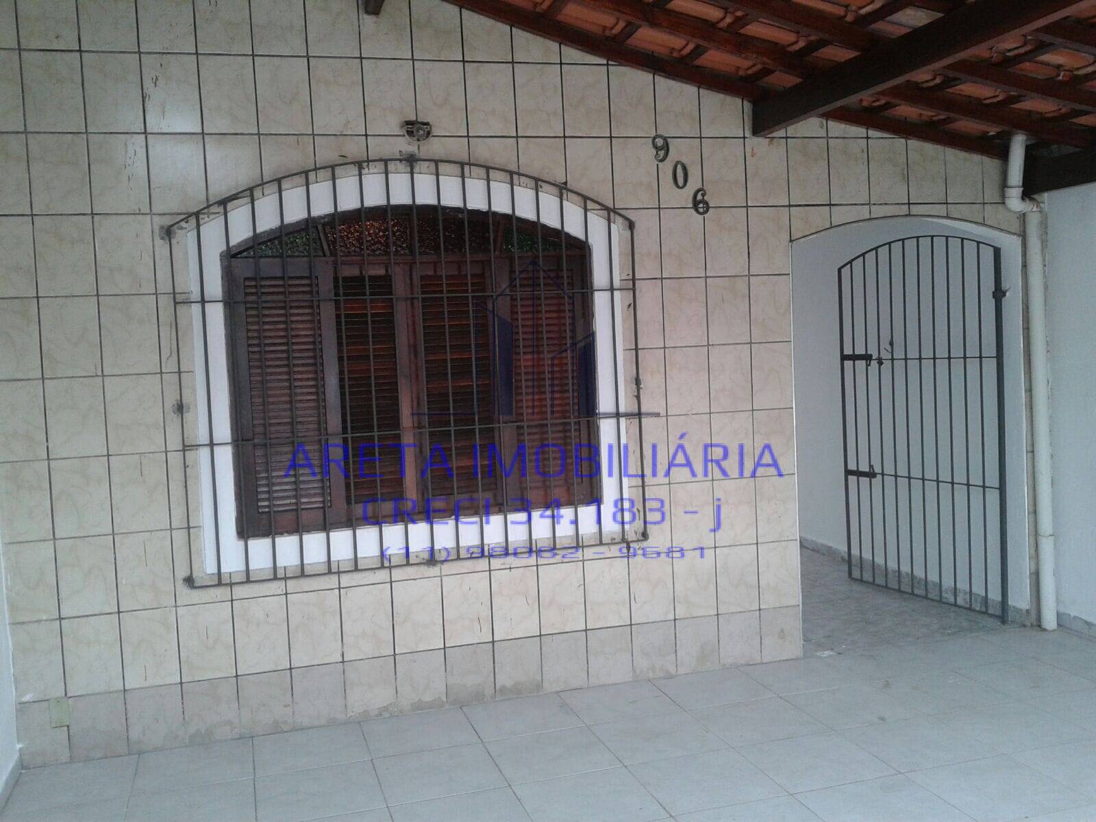 Casa à venda com 2 quartos, 100m² - Foto 1